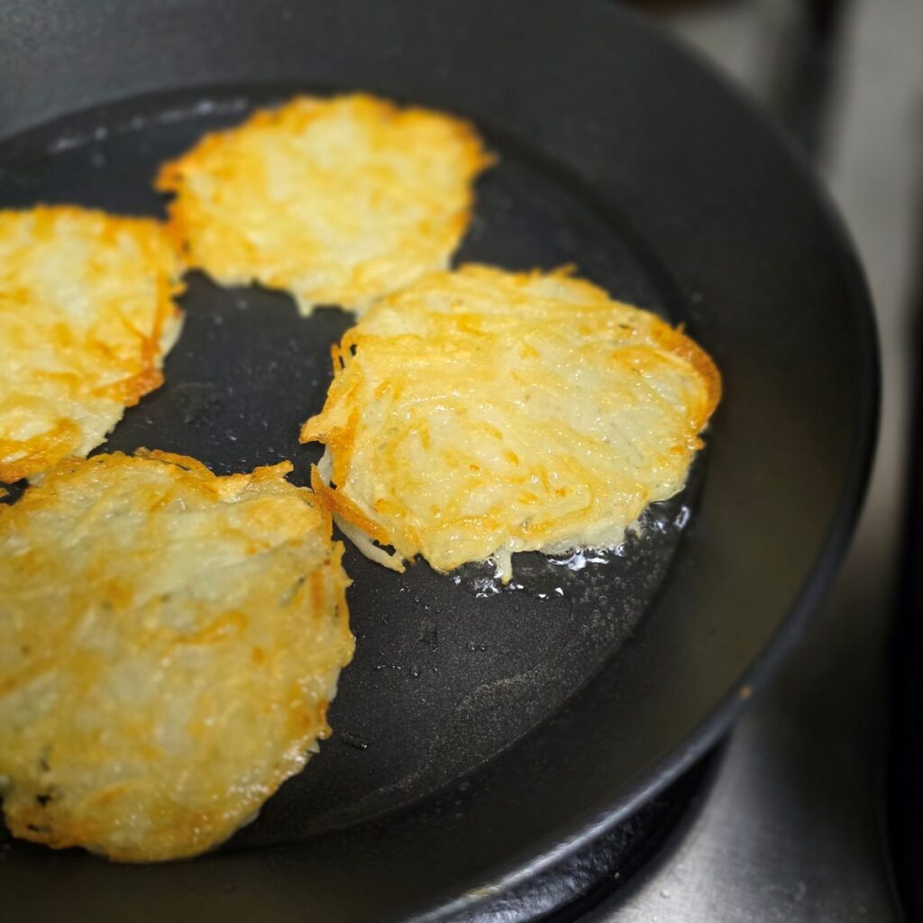 바삭한 감자채전 만들기, 초간단 감자전 만드는법 비오는날 레시피 | 한끼공작소 13 5 | 한끼공작소