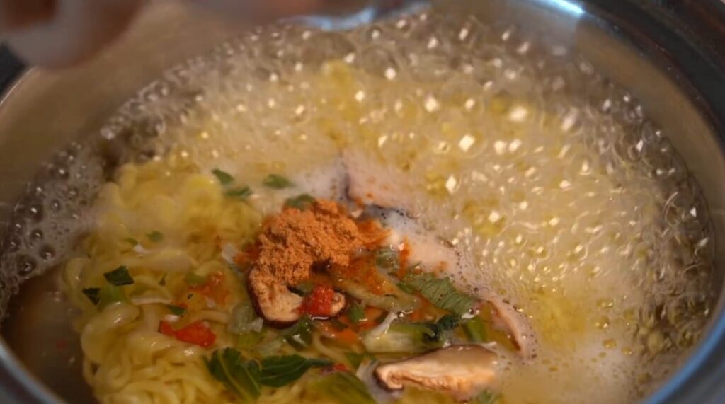 볶음라면의 신세계, 오므라면: 실패 없이 만드는 특별한 라면 요리 16 13 6