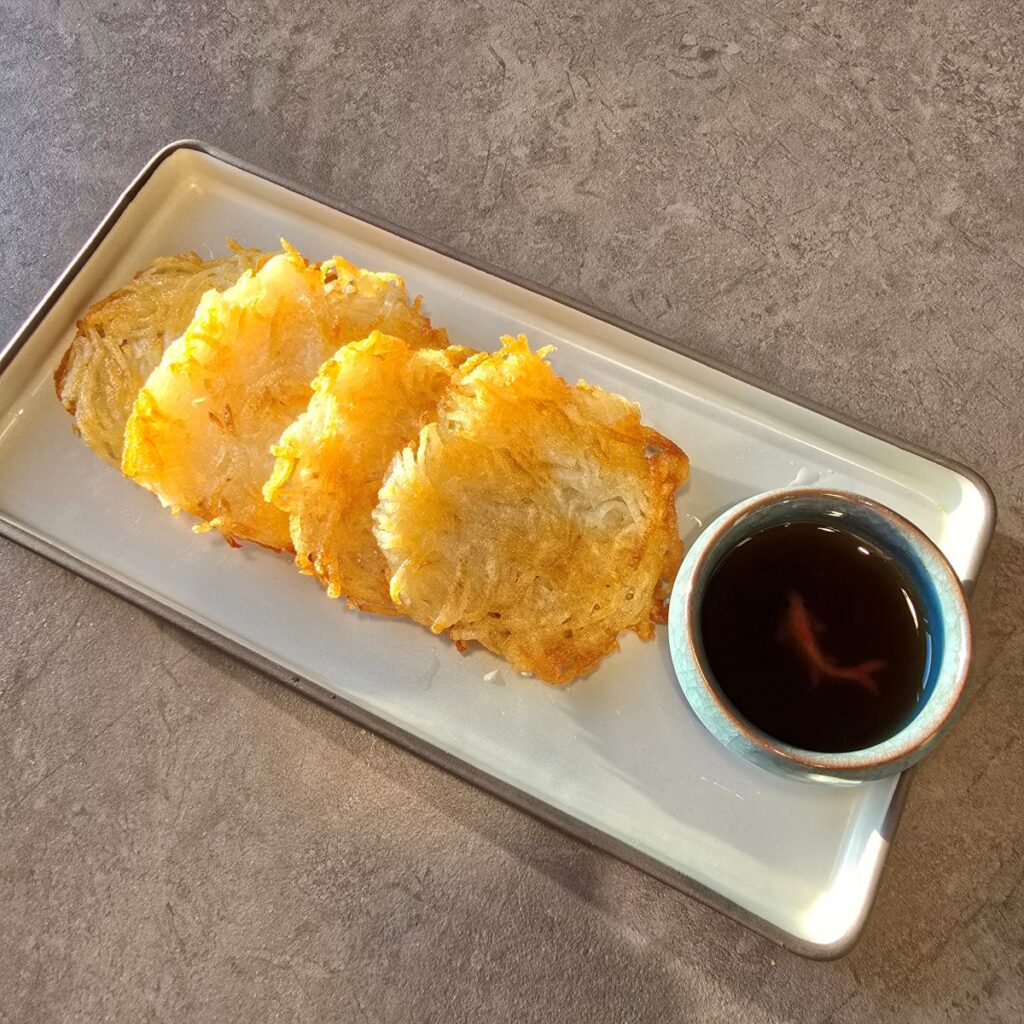 바삭한 감자채전 만들기, 초간단 감자전 만드는법 비오는날 레시피 | 한끼공작소 16 5 | 한끼공작소