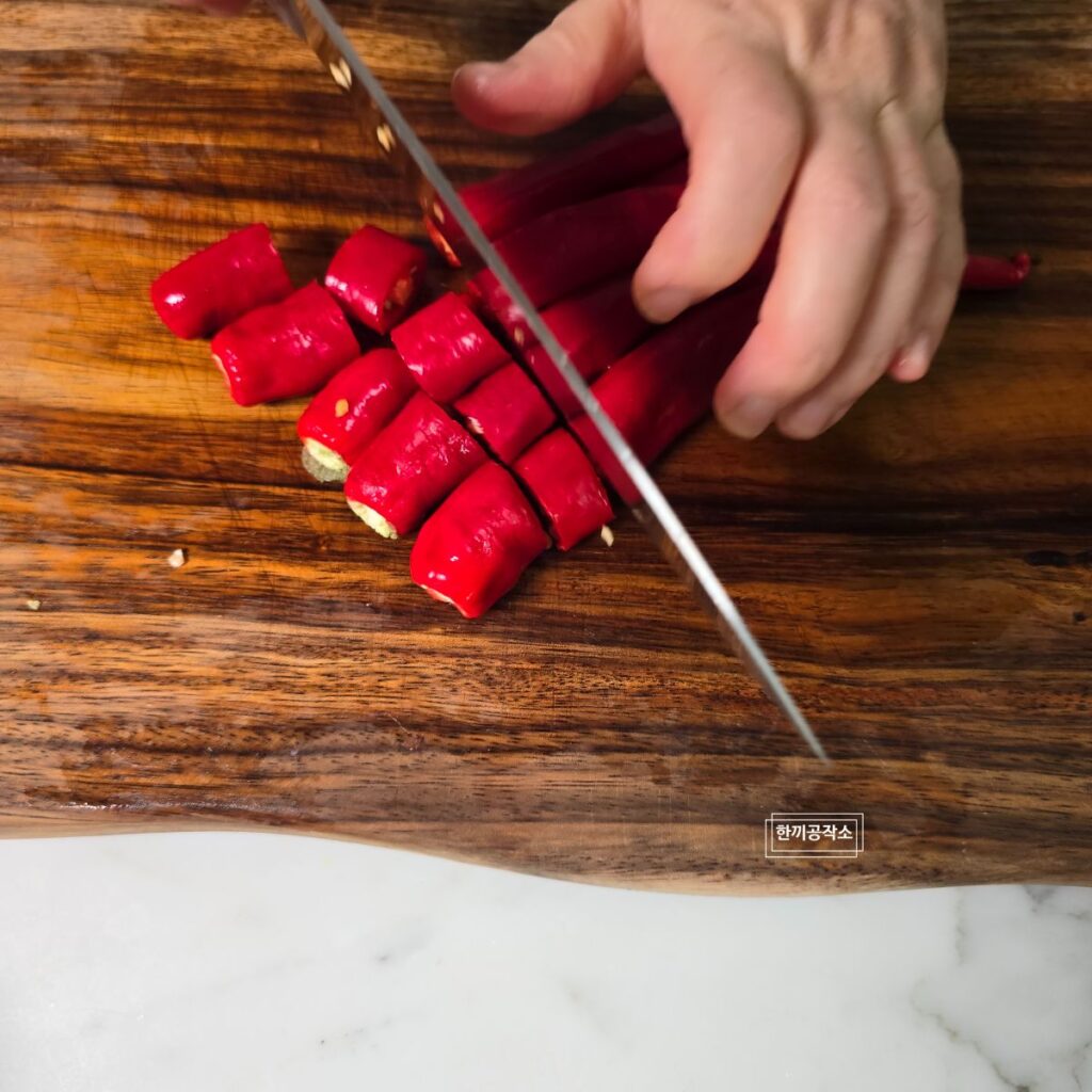 여름무 깍두기 담그는법 (아린 맛 없는 황금 레시피) 설렁탕집 이모님 비법! | 한끼공작소 17 | 한끼공작소