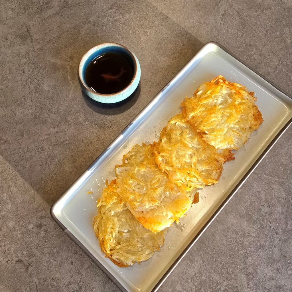 바삭한 감자채전 만들기, 초간단 감자전 만드는법 비오는날 레시피 | 한끼공작소 18 5 | 한끼공작소