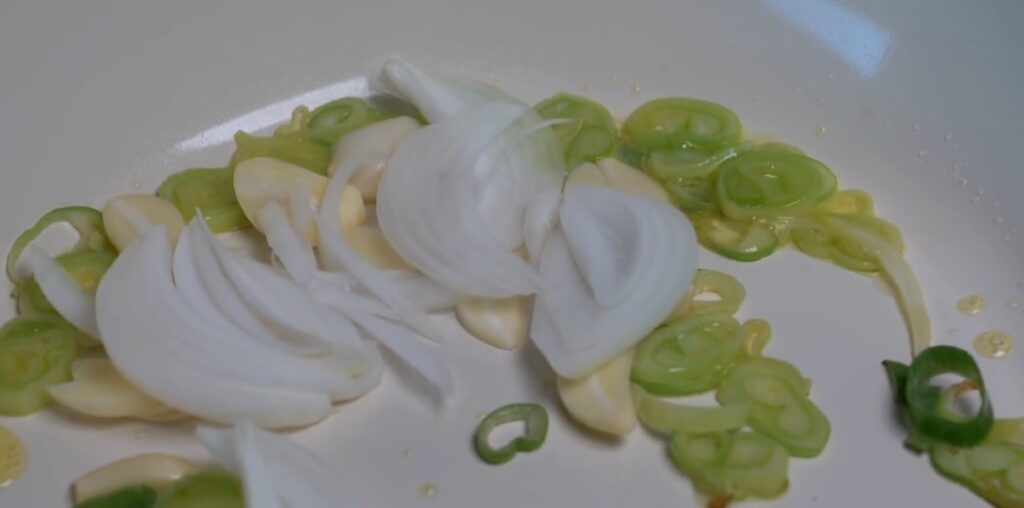 볶음라면의 신세계, 오므라면: 실패 없이 만드는 특별한 라면 요리 21 18 6