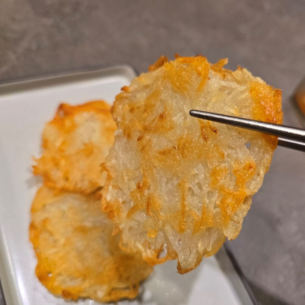 바삭한 감자채전 만들기, 초간단 감자전 만드는법 비오는날 레시피 | 한끼공작소 2 5 | 한끼공작소