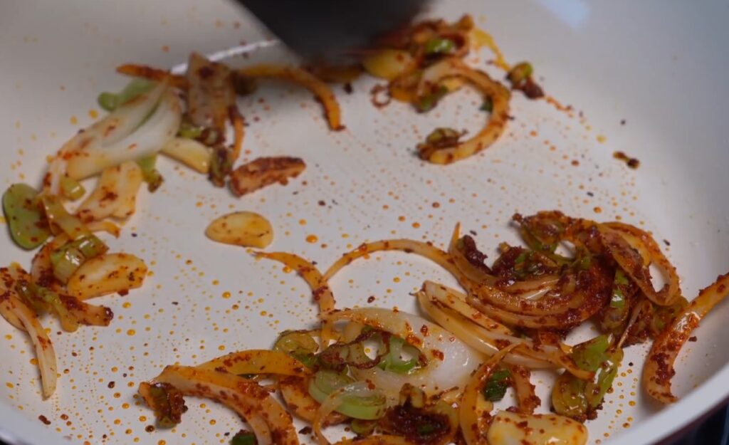 볶음라면의 신세계, 오므라면: 실패 없이 만드는 특별한 라면 요리 23 20 5