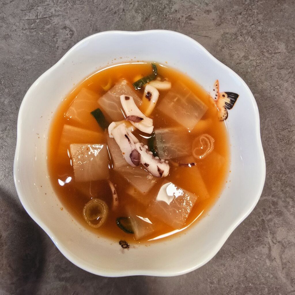 칼칼 시원함의 끝판왕! 오징어무국 레시피, 실패 없는 황금비율 끓이는법 | 한끼공작소 21 3 | 한끼공작소