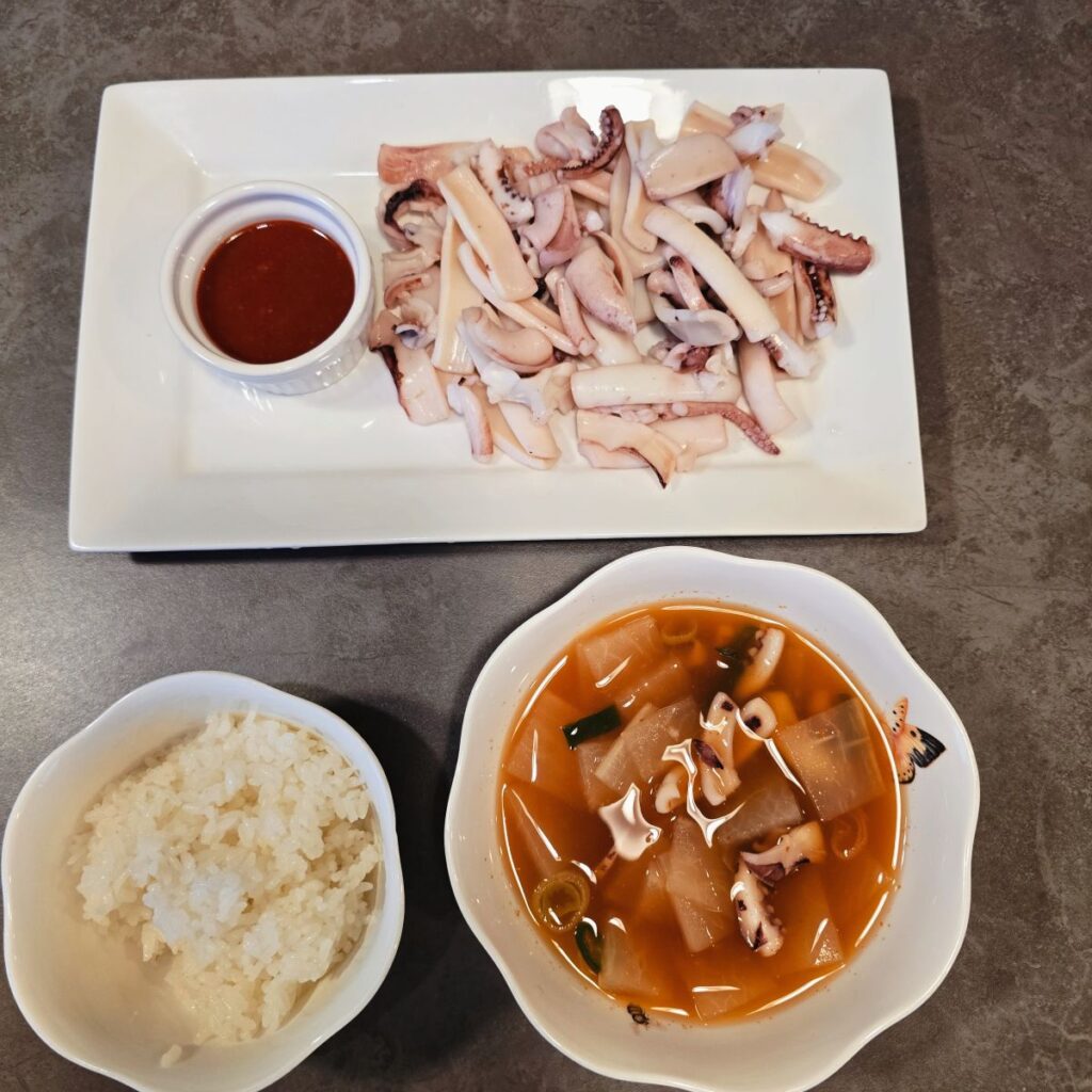 칼칼 시원함의 끝판왕! 오징어무국 레시피, 실패 없는 황금비율 끓이는법 | 한끼공작소 25 3 | 한끼공작소