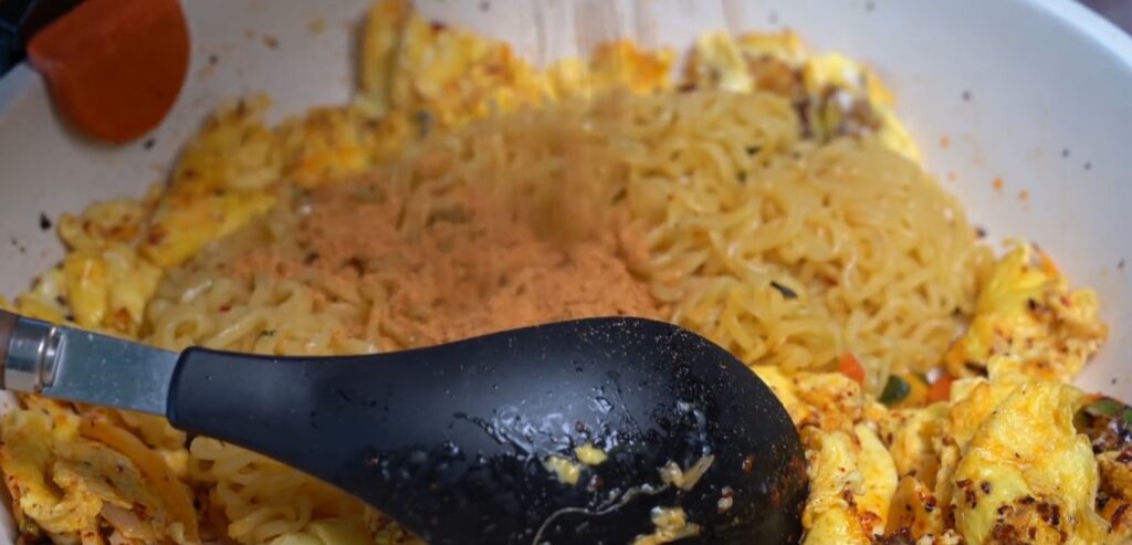 볶음라면의 신세계, 오므라면: 실패 없이 만드는 특별한 라면 요리 28 25 4