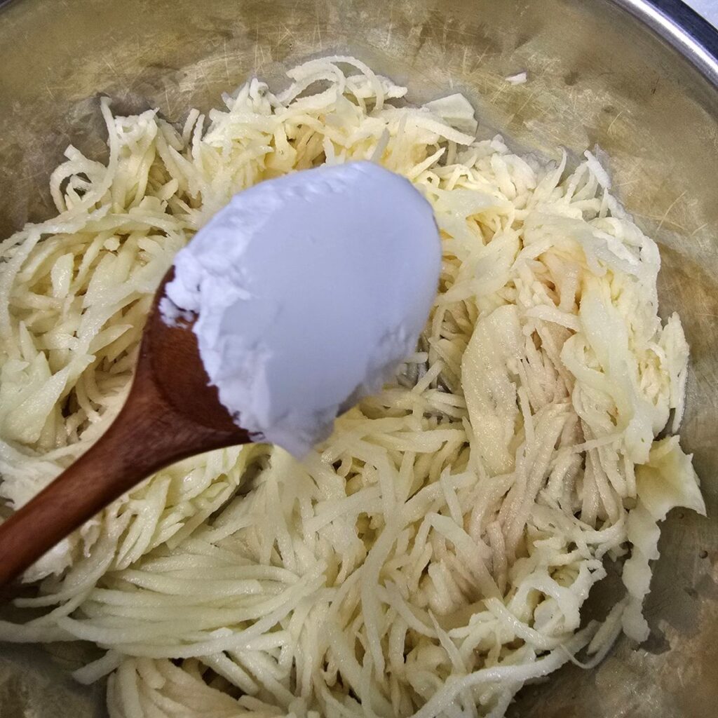 바삭한 감자채전 만들기, 초간단 감자전 만드는법 비오는날 레시피 | 한끼공작소 6 5 | 한끼공작소