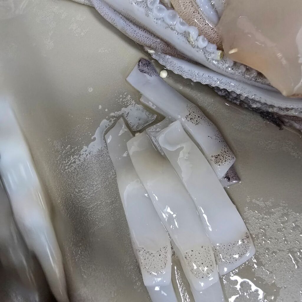 칼칼 시원함의 끝판왕! 오징어무국 레시피, 실패 없는 황금비율 끓이는법 | 한끼공작소 9 4 | 한끼공작소