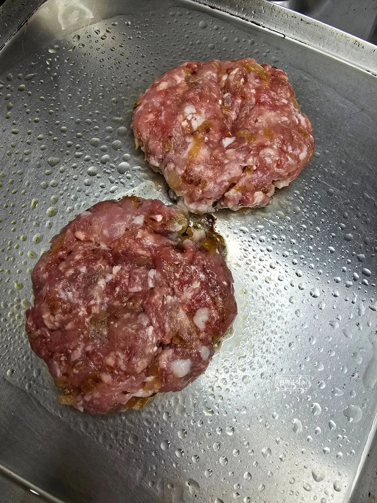 버거킹 마니아가 만든 인생 수제버거 만들기, 볶은 양파가 햄버거 패티 신의 한 수! (황금비율 레시피)