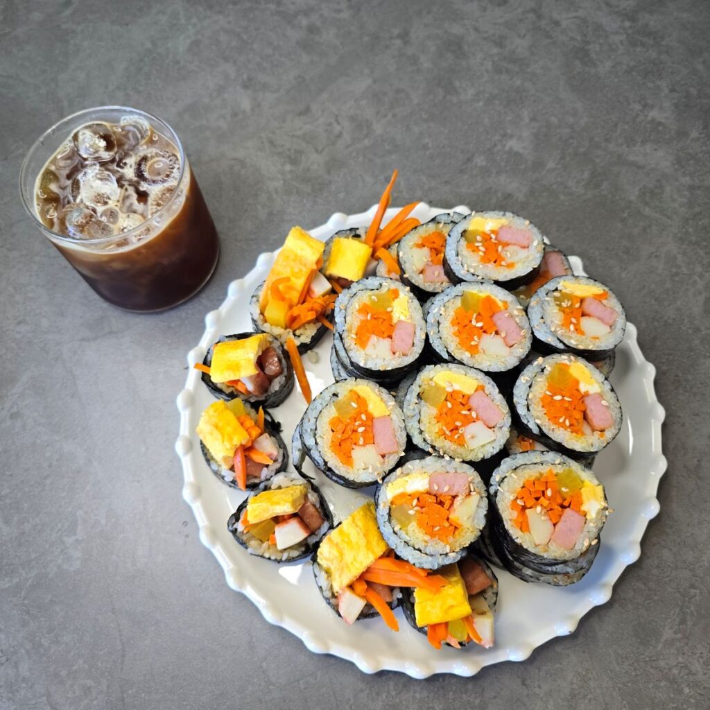 김밥 만들기, 뻔한 스팸김밥에 '이것' 하나 추가하면 인생 레시피 됩니다 | 한끼공작소 1 47 | 한끼공작소