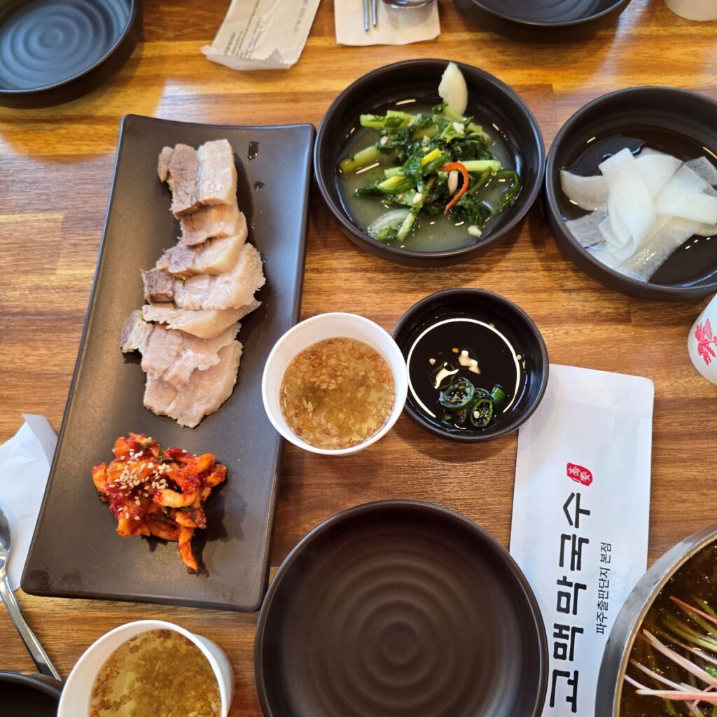 파주 심학산 맛집 재방문 100% 교맥막국수 내돈내산 후기 | 한끼공작소 10 17 | 한끼공작소