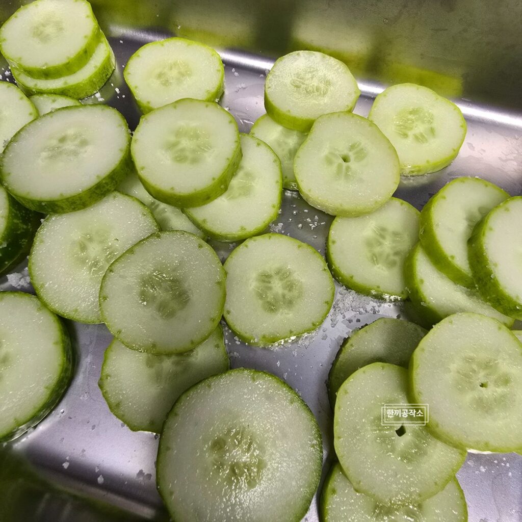 오이무침 황금레시피, 입맛 없을 때 최고 오이무침 레시피 | 한끼공작소 10 46 | 한끼공작소