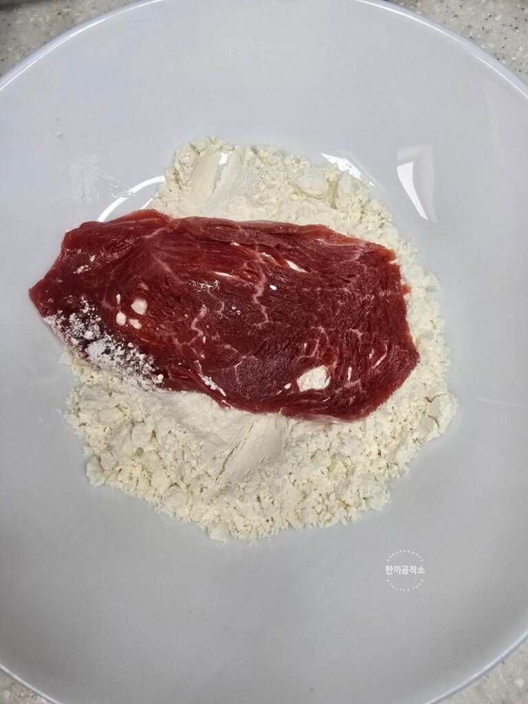 육전 만드는법, 인생 파절이 레시피 비법 공개! (feat. 참소스 활용) | 한끼공작소 10 48 | 한끼공작소