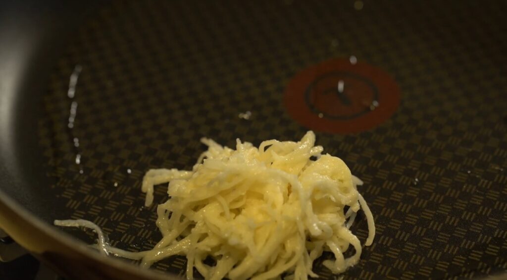 감자전 만들기 레시피 바삭한 감자채전 만들기 감자요리 간단술안주 12 10 6