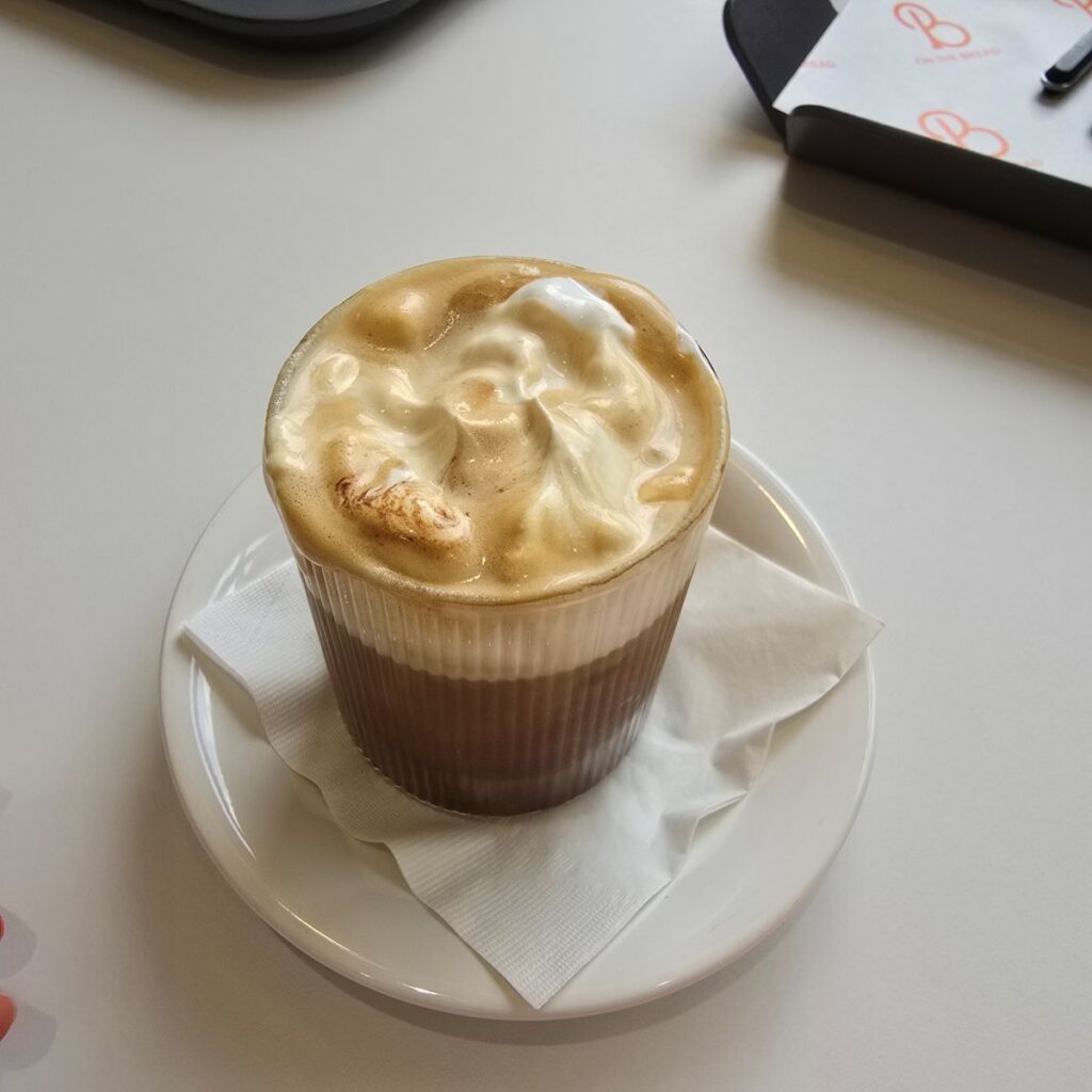 카페 온더브레드 일산 백석점, 대한민국 제과기능장 빵집 솔직 후기 | 한끼공작소 11 35 | 한끼공작소