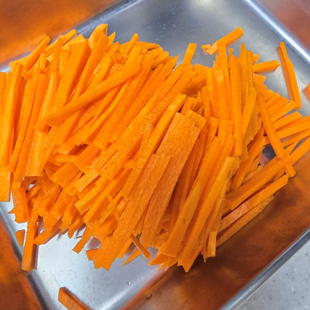 김밥 만들기, 뻔한 스팸김밥에 '이것' 하나 추가하면 인생 레시피 됩니다 | 한끼공작소 11 46 | 한끼공작소