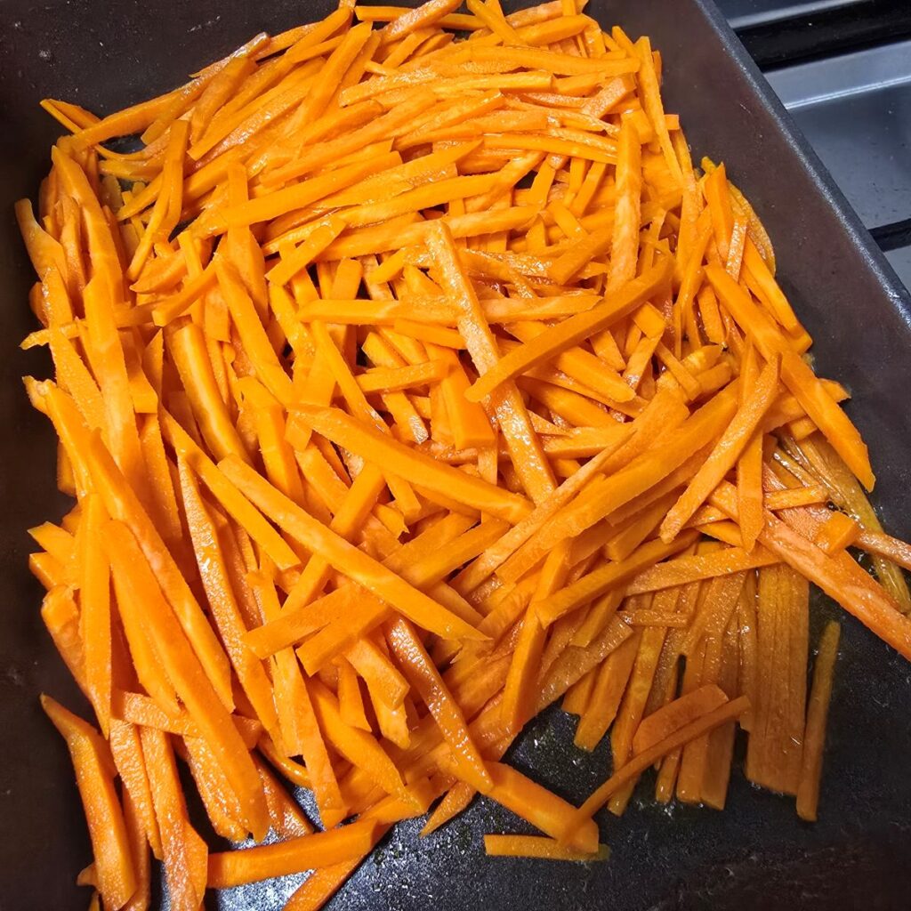 김밥 만들기, 뻔한 스팸김밥에 '이것' 하나 추가하면 인생 레시피 됩니다 | 한끼공작소 12 46 | 한끼공작소