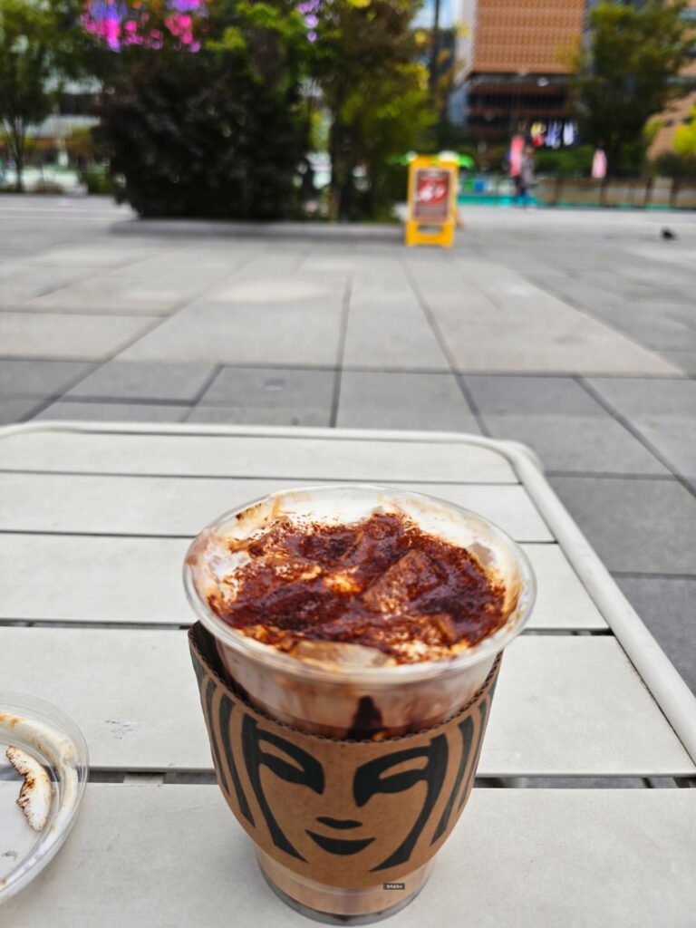 강민경 블글라 스벅 블랙글레이즈드라떼 커스텀, 이렇게 드세요! | 한끼공작소 18 43 | 한끼공작소