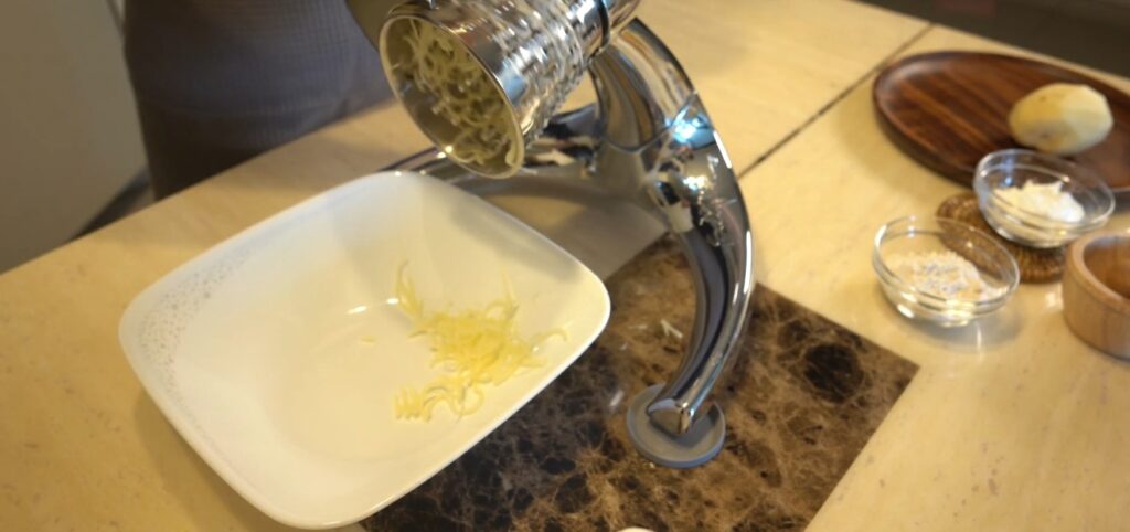 감자전 만들기 레시피 바삭한 감자채전 만들기 감자요리 간단술안주 4 2 5