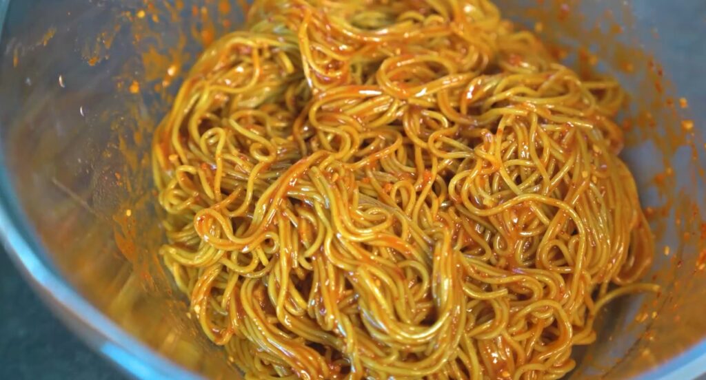 팔아도 될 정도! 비빔국수 양념장 황금비율 레시피 공개 23 20 34