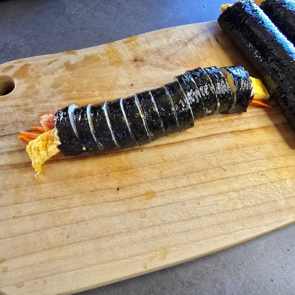 김밥 만들기, 뻔한 스팸김밥에 '이것' 하나 추가하면 인생 레시피 됩니다 | 한끼공작소 22 35 | 한끼공작소