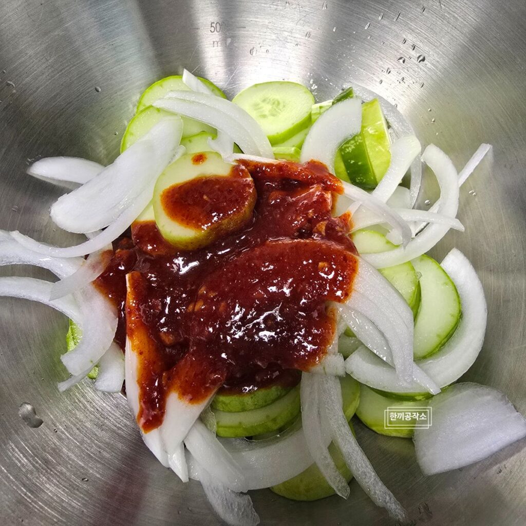 오이무침 황금레시피, 입맛 없을 때 최고 오이무침 레시피 | 한끼공작소 23 31 | 한끼공작소