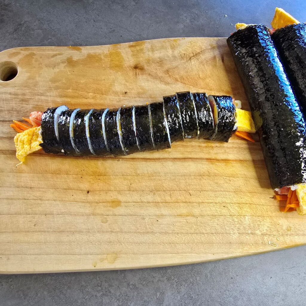 김밥 만들기, 뻔한 스팸김밥에 '이것' 하나 추가하면 인생 레시피 됩니다 | 한끼공작소 23 32 | 한끼공작소