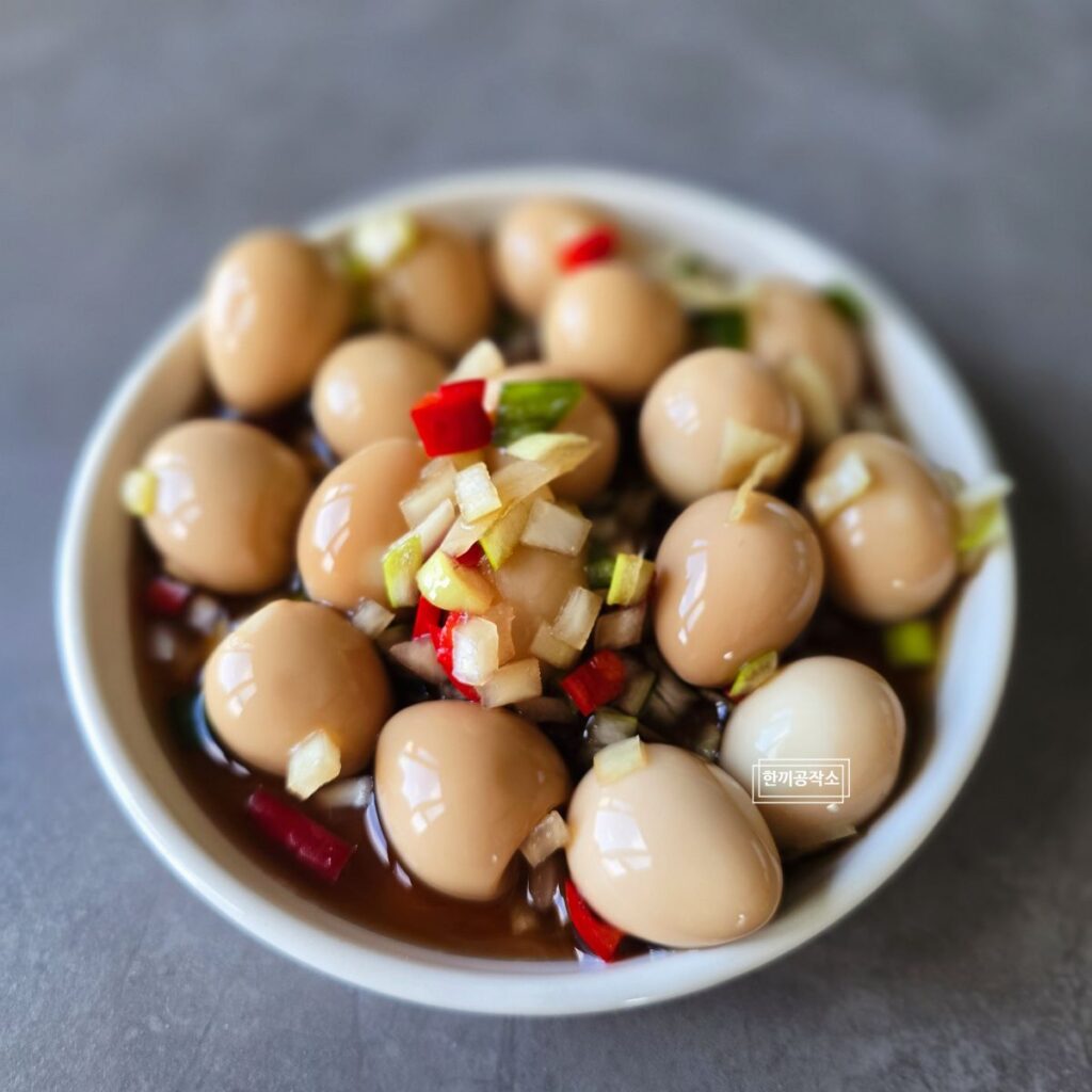 메추리알장조림 황금 레시피 불없이 5분컷 메추리알조림 만들기 | 한끼공작소 23 34 | 한끼공작소