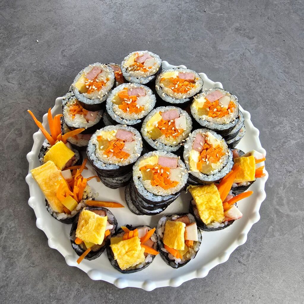 김밥 만들기, 뻔한 스팸김밥에 '이것' 하나 추가하면 인생 레시피 됩니다 | 한끼공작소 24 31 | 한끼공작소