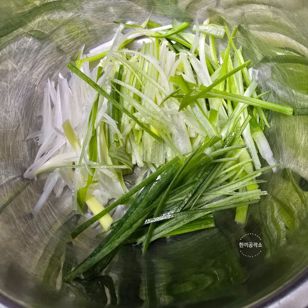 육전 만드는법, 인생 파절이 레시피 비법 공개! (feat. 참소스 활용) | 한끼공작소 24 32 | 한끼공작소