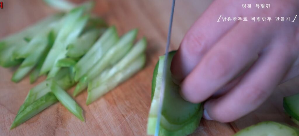 명절 남은 음식의 변신! 잡채호떡 & 매콤 비빔만두 레시피 29 25 22