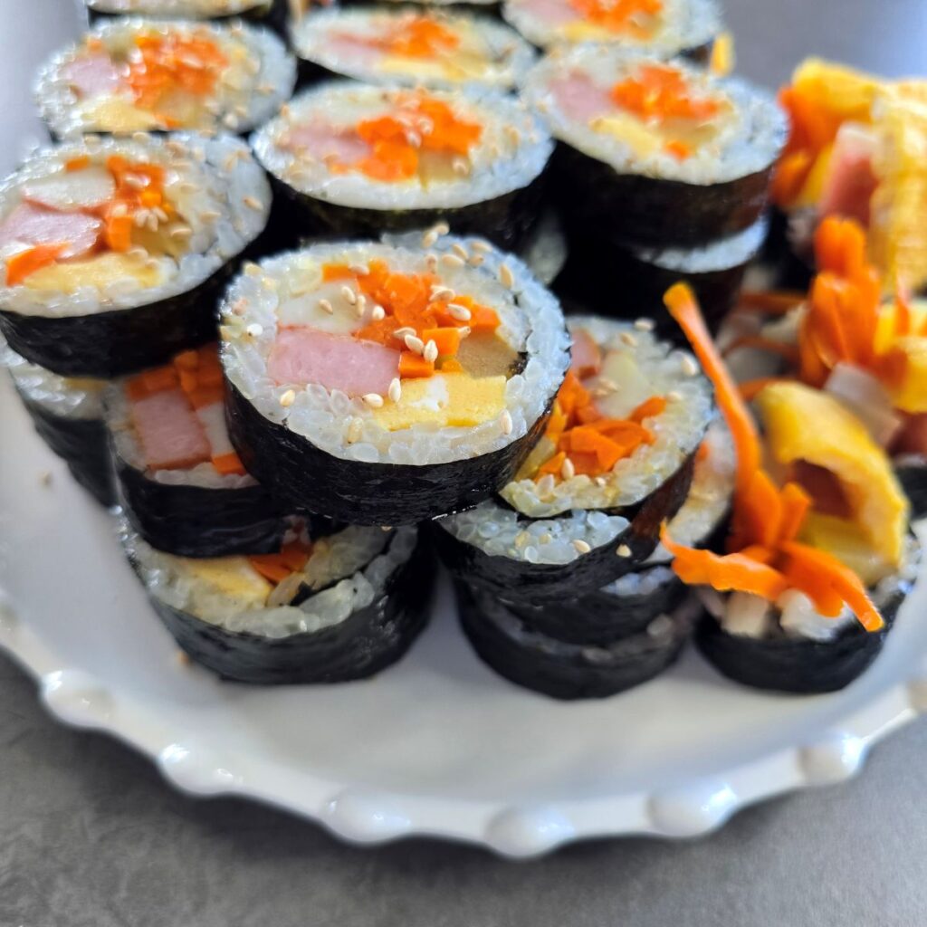 김밥 만들기, 뻔한 스팸김밥에 '이것' 하나 추가하면 인생 레시피 됩니다 | 한끼공작소 26 27 | 한끼공작소