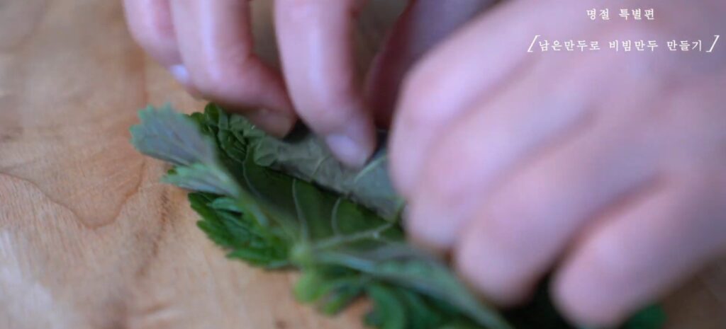 명절 남은 음식의 변신! 잡채호떡 & 매콤 비빔만두 레시피 32 28 16