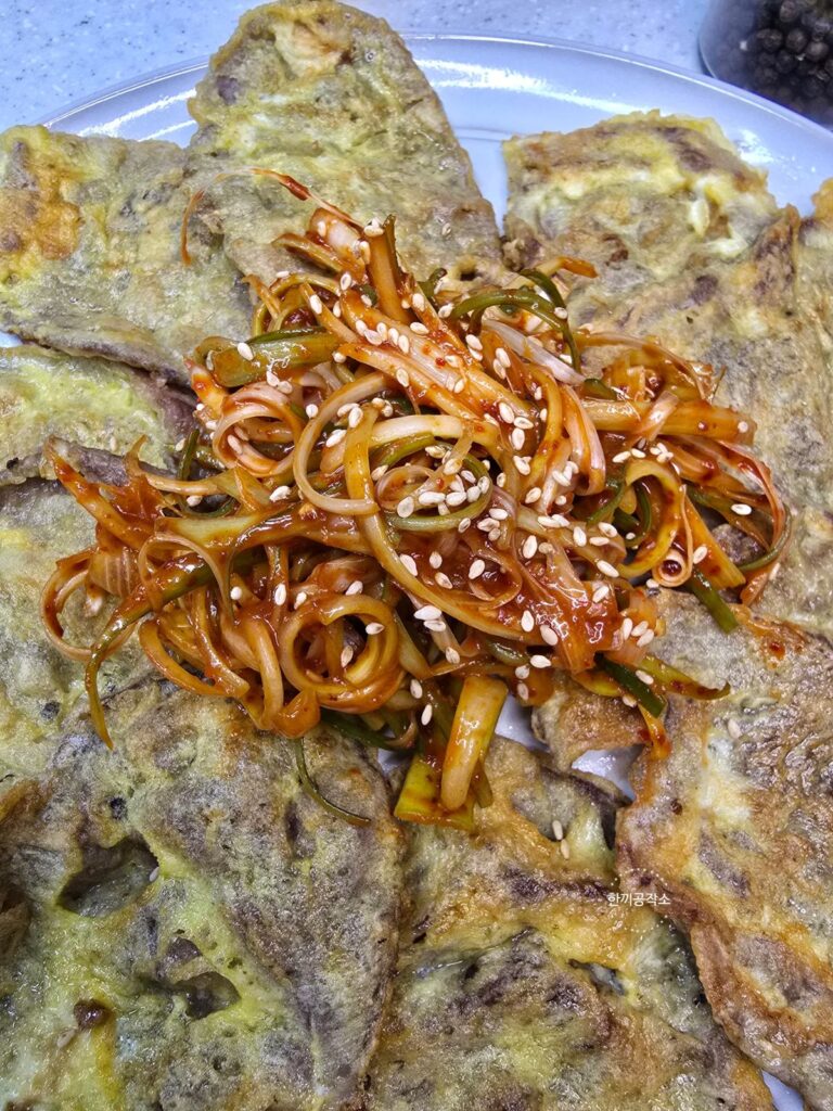 육전 만드는법, 인생 파절이 레시피 비법 공개! (feat. 참소스 활용) | 한끼공작소 37 9 | 한끼공작소