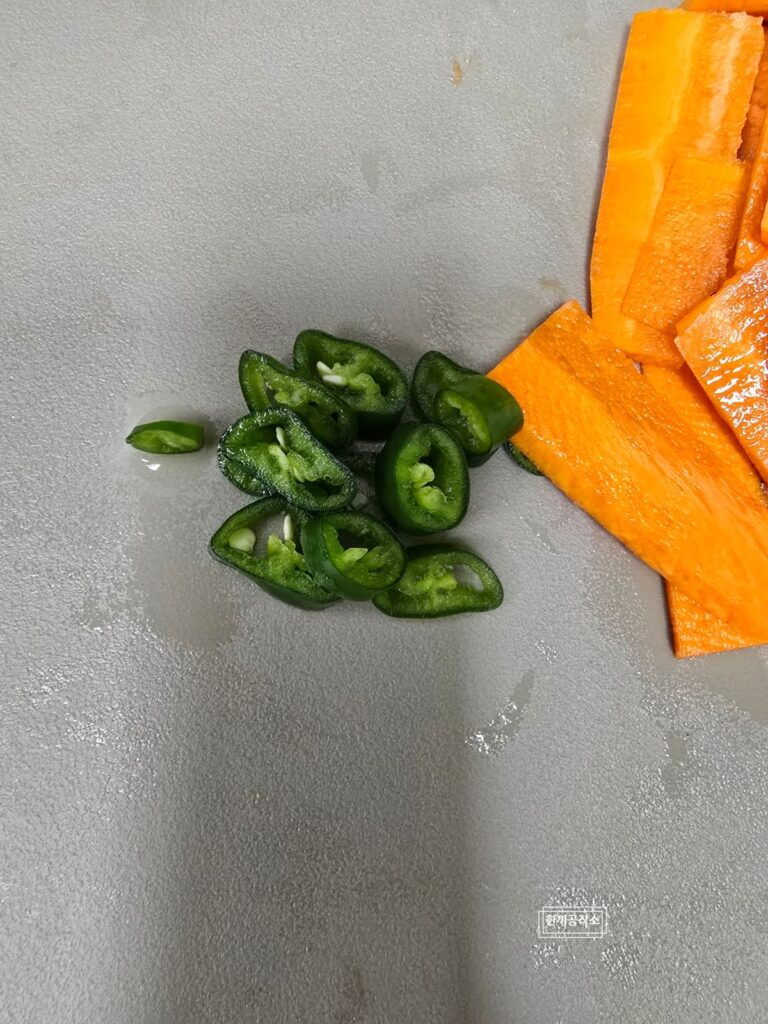 류수영 오징어볶음 레시피, 초간단 요리 오징어덮밥 만들기 | 한끼공작소 6 44 | 한끼공작소