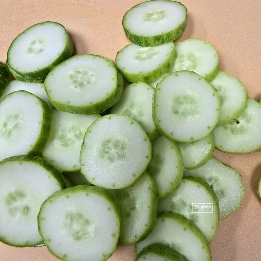 오이무침 황금레시피, 입맛 없을 때 최고 오이무침 레시피 | 한끼공작소 7 46 | 한끼공작소