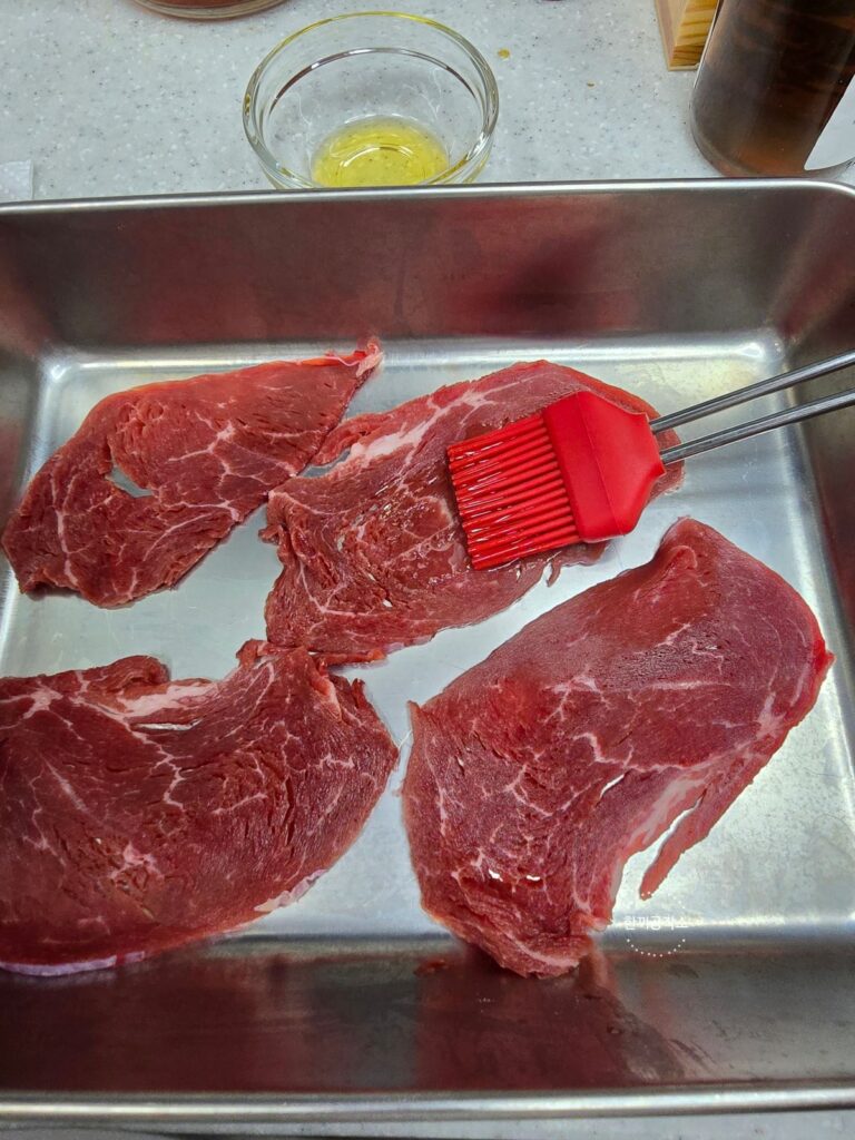 육전 만드는법, 인생 파절이 레시피 비법 공개! (feat. 참소스 활용) | 한끼공작소 7 48 | 한끼공작소