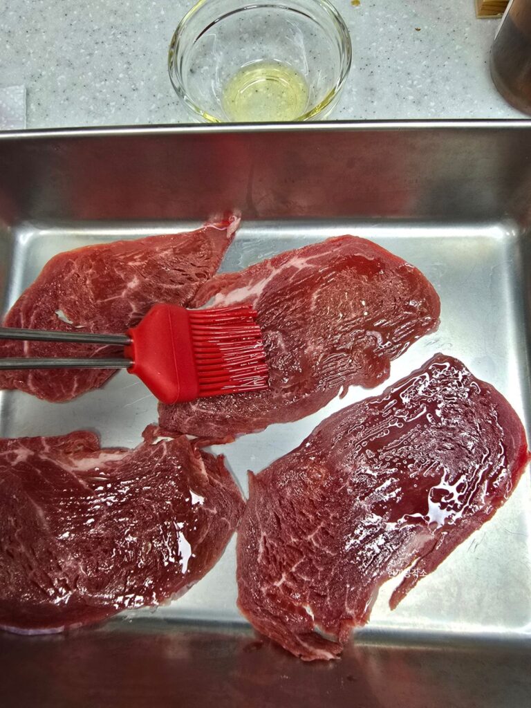 육전 만드는법, 인생 파절이 레시피 비법 공개! (feat. 참소스 활용) | 한끼공작소 8 48 | 한끼공작소