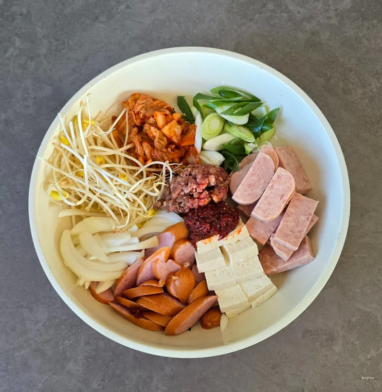 부대찌개 레시피 의정부 맛집 양념장 비법 담은 부대찌개 황금레시피