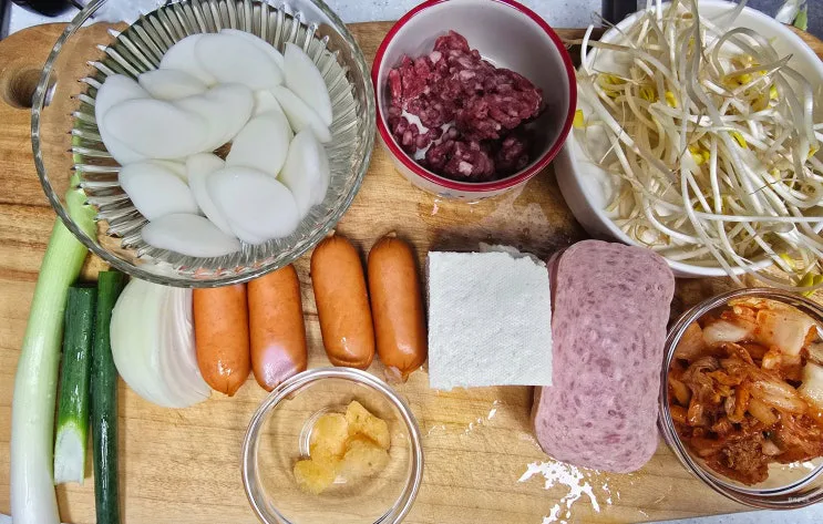 부대찌개 레시피 의정부 맛집 양념장 비법 담은 부대찌개 황금레시피