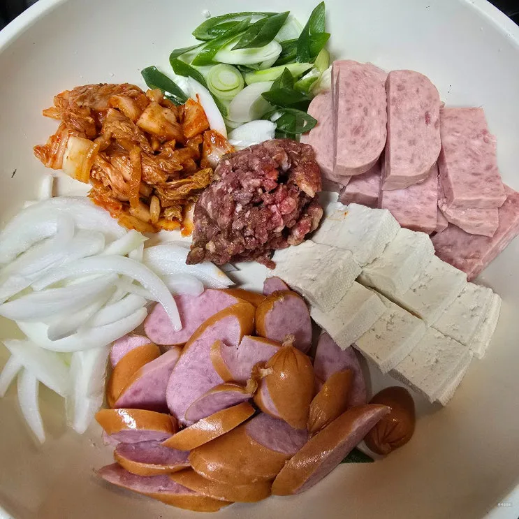 부대찌개 레시피 의정부 맛집 양념장 비법 담은 부대찌개 황금레시피
