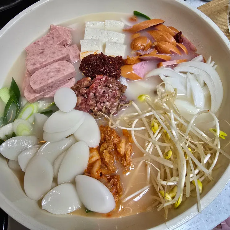 부대찌개 레시피 의정부 맛집 양념장 비법 담은 부대찌개 황금레시피