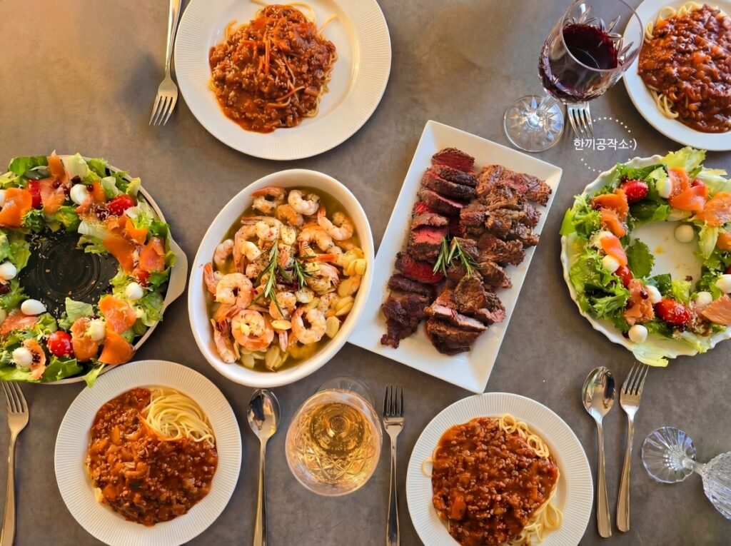 연말 크리스마스 홈파티 4코스 메뉴 동선: 스파게티·리스샐러드·스테이크·감바스 | 한끼공작소 1 12 | 한끼공작소