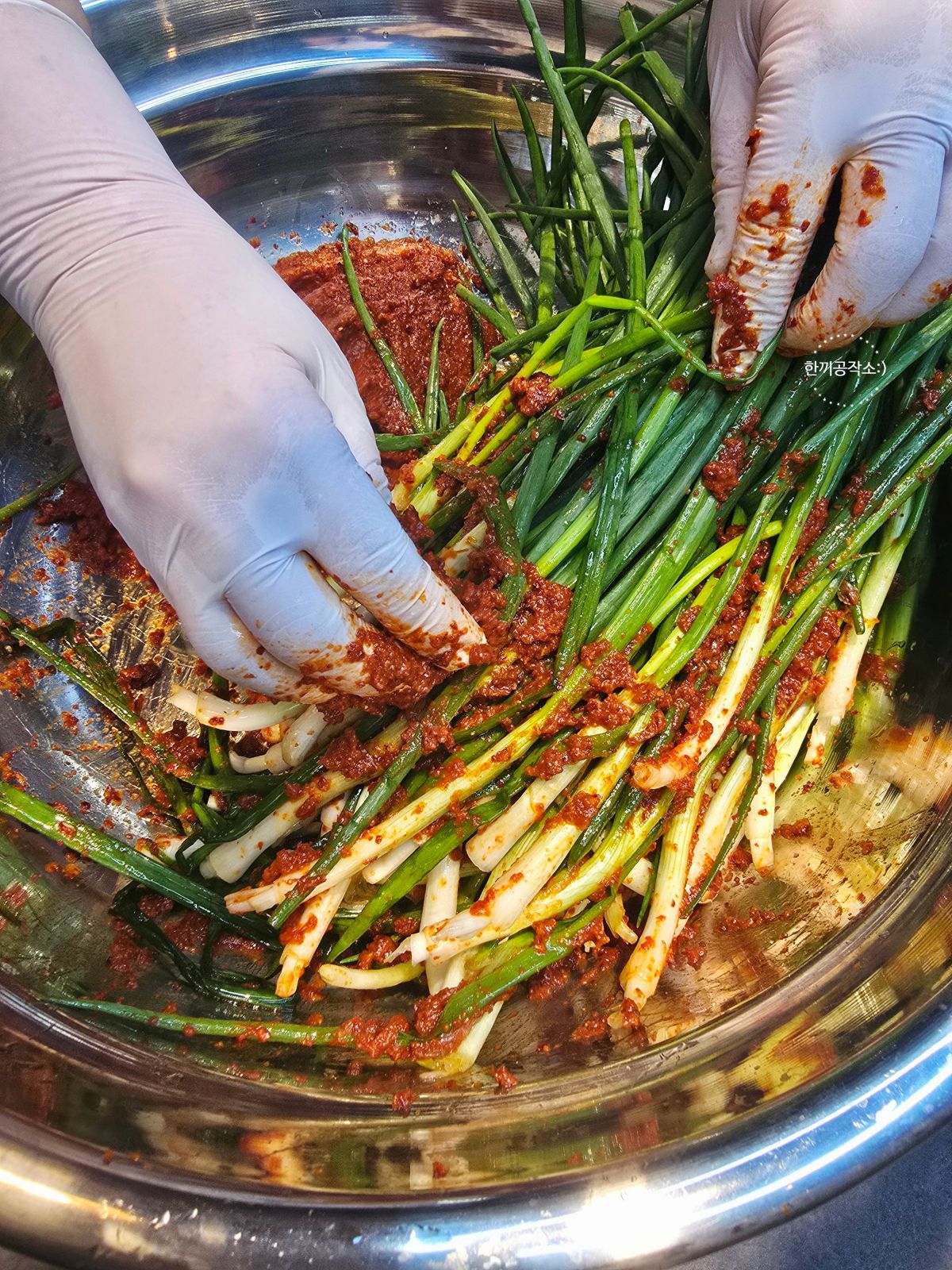 파김치 담그는법, 풀 쑤기 없이 10분! 쪽파김치 맛있게 담그는법 (feat. 꽃게액젓) | 한끼공작소 13 9 | 한끼공작소