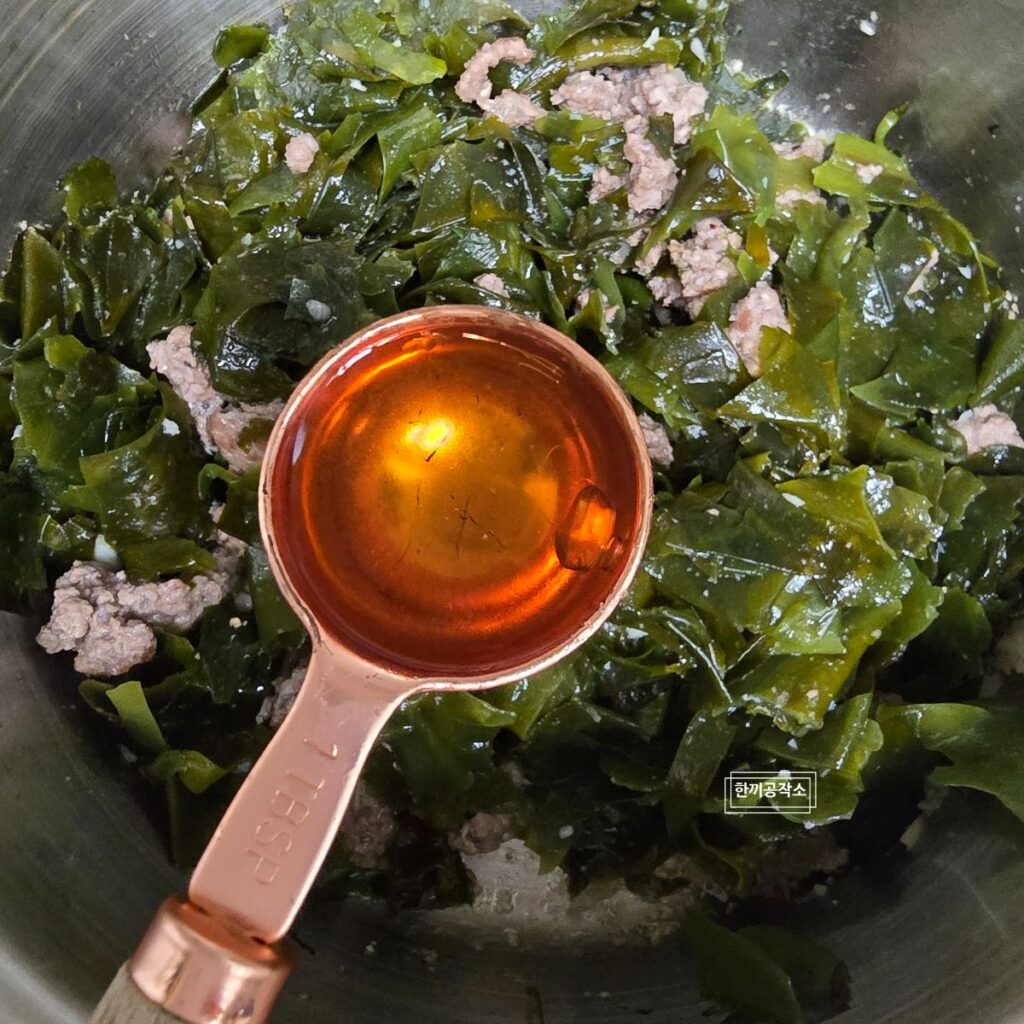 소고기 미역국 레시피 미역국 끓이는법 진한 국물 황금레시피 | 한끼공작소 14 | 한끼공작소