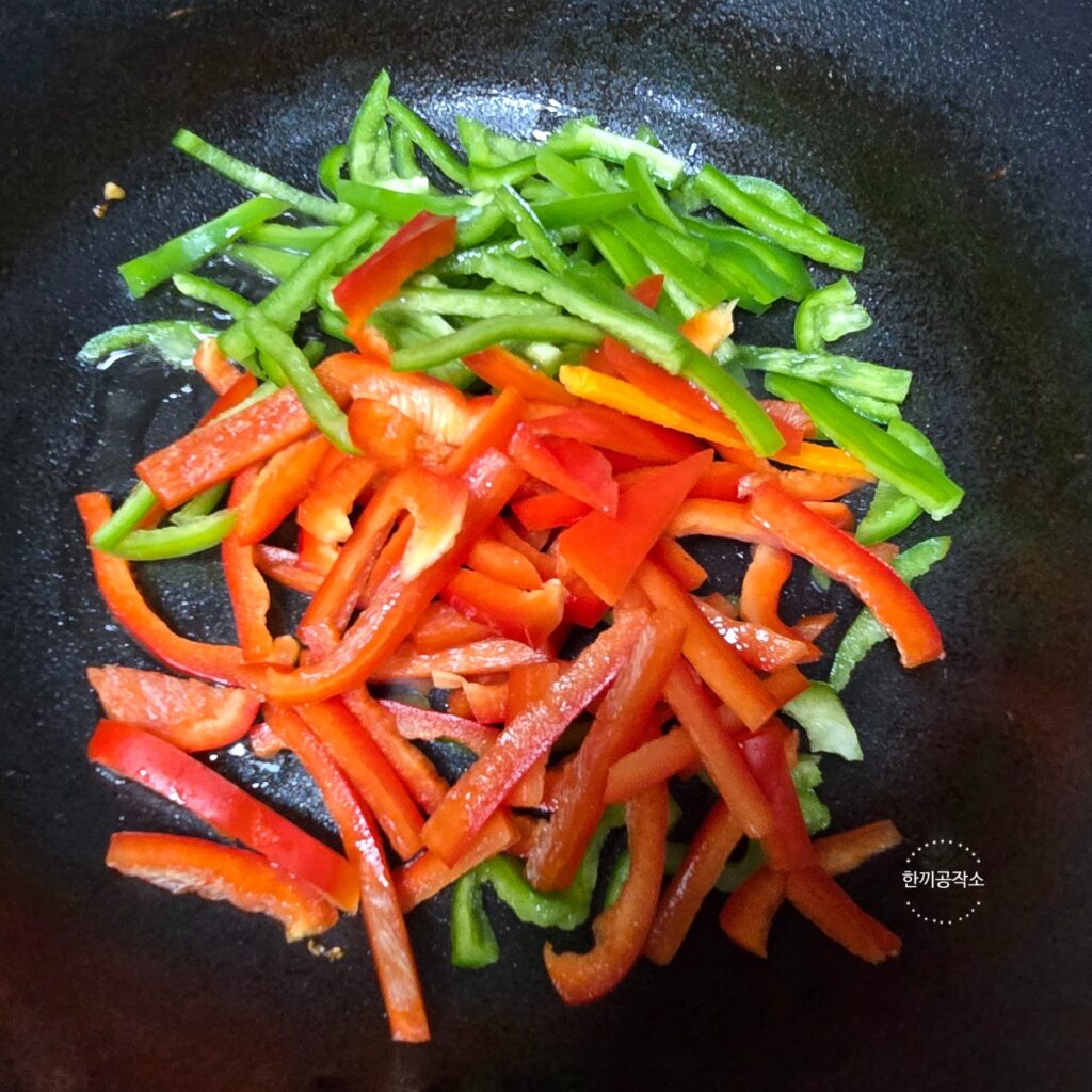 잡채 황금레시피, 절대 불지 않는 식당이모님비법(당면 삶기 시간) | 한끼공작소 17 6 | 한끼공작소