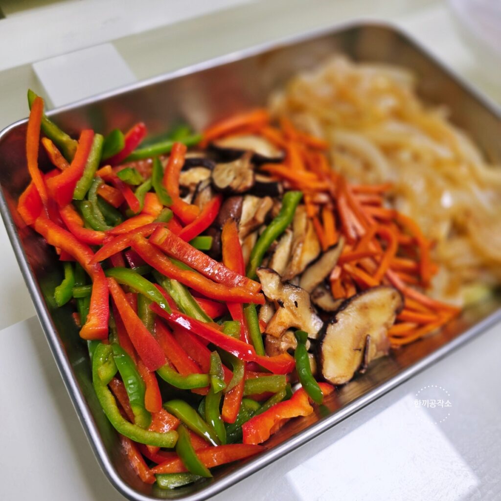 잡채 황금레시피, 절대 불지 않는 식당이모님비법(당면 삶기 시간) | 한끼공작소 19 5 | 한끼공작소