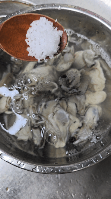 굴전 만들기 레시피 만드는법 굴세척법 겨울 제철 요리 | 한끼공작소 2 1 | 한끼공작소