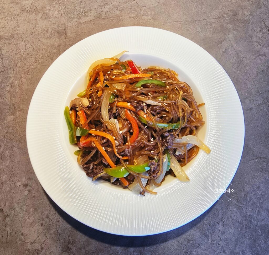 잡채 황금레시피, 절대 불지 않는 식당이모님비법(당면 삶기 시간) | 한끼공작소 2 11 | 한끼공작소
